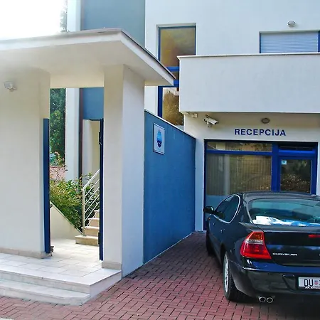 Ceres דירה *