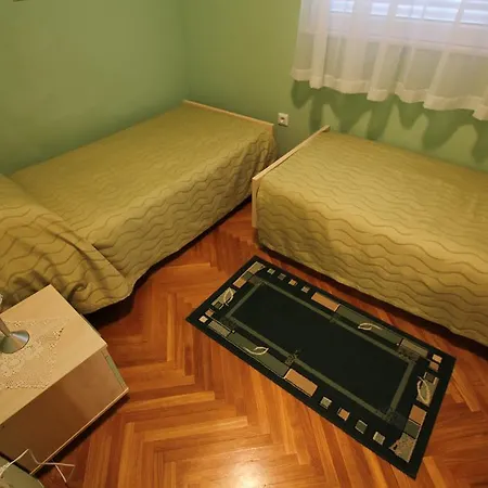 Ceres Apartment *